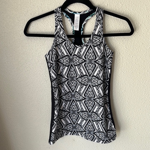 Ivivva Other - Ivivva Tank Top Girls Black and White Geometric Print Athletic Girls Size 12